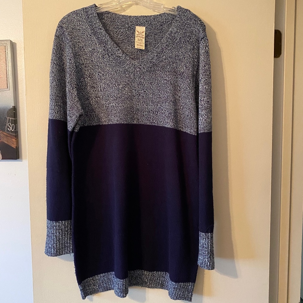 Women’s v neck swester
